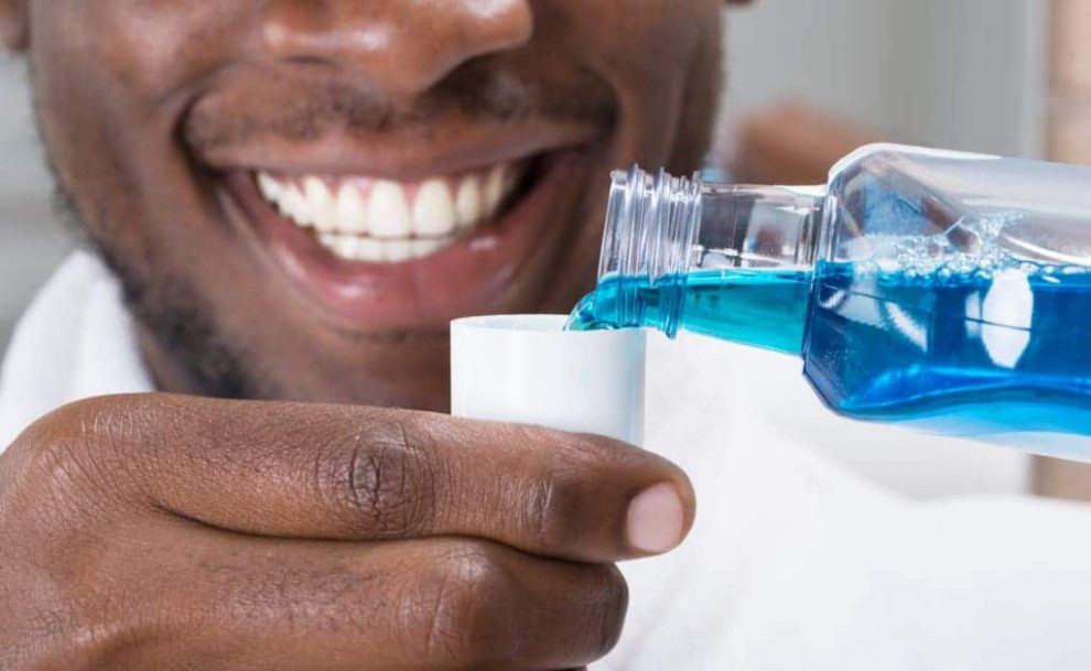 reasons-why-you-should-never-skip-mouthwash