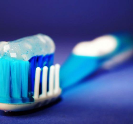 Follow these 6 Helpful Tips to Keep Your Teeth and Gums Healthy